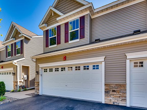 2nd image of 564 Lomianki Ln NE