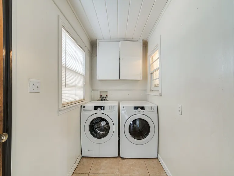 4206 45th St — Photo 22