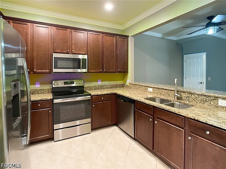 10302 Via Colomba Cir — Photo 3