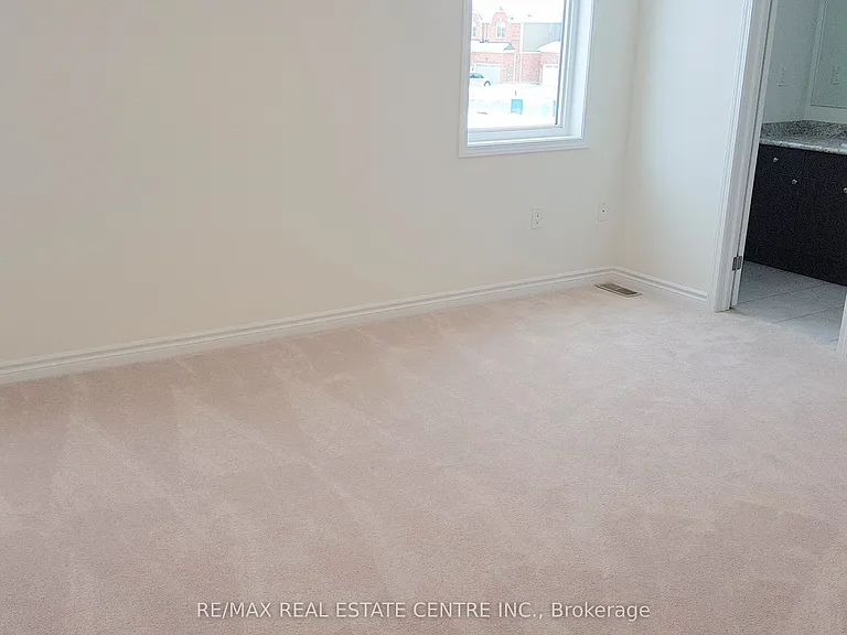 8 Watermill St — Photo 19
