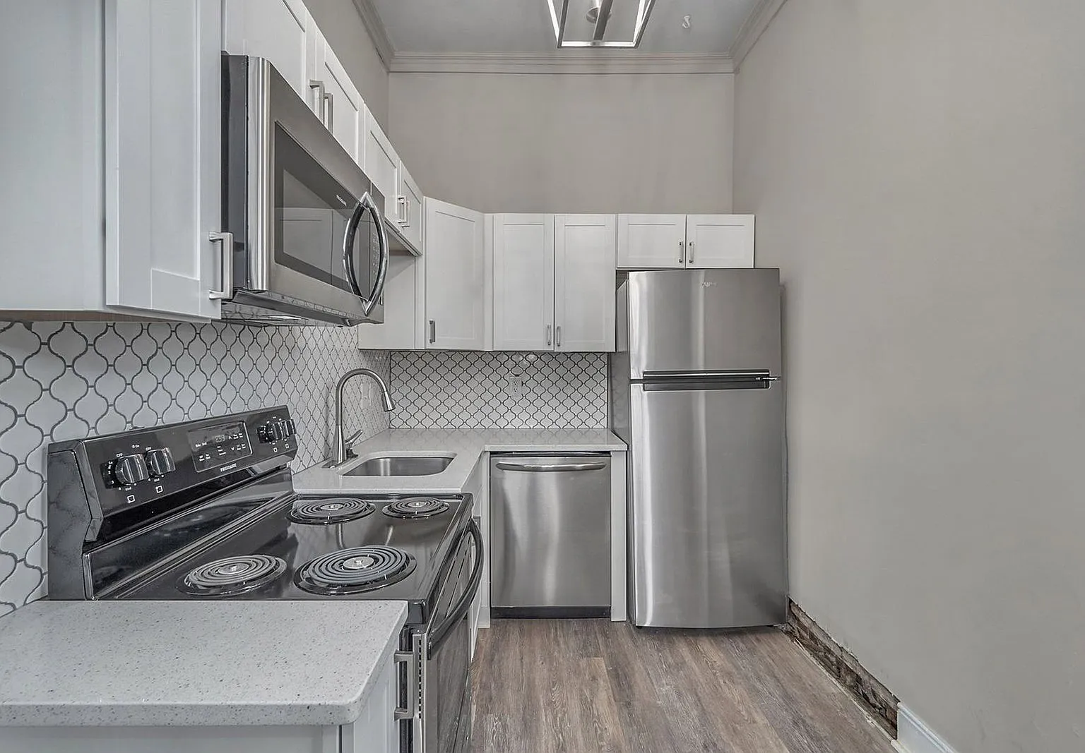 1 bed, 1.0 bath, $1,610 — Photo 2