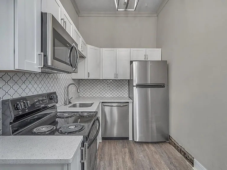 2215 W Grace St #2 — Photo 2
