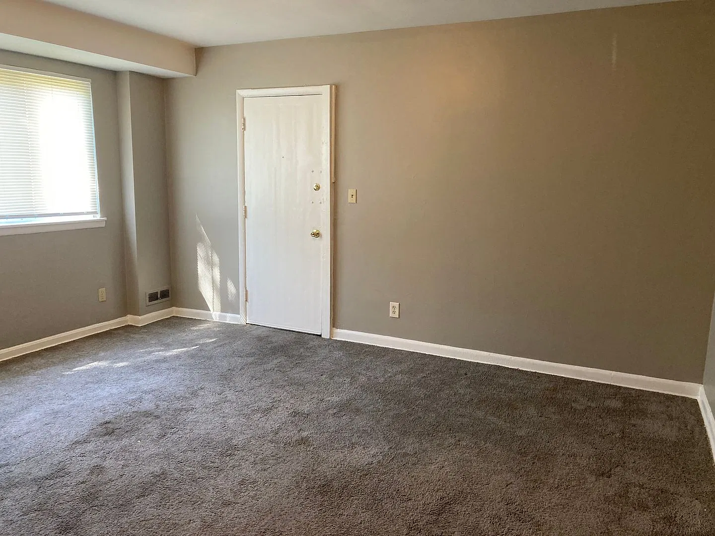 Willow Apartment Homes — Photo 4