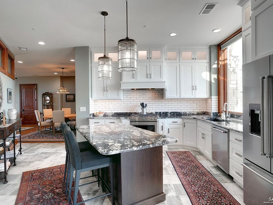 1st image of 2035-200B E Iron Ave #R
