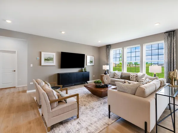 18639 Manor Gate Dr, Lowell, IN 46356