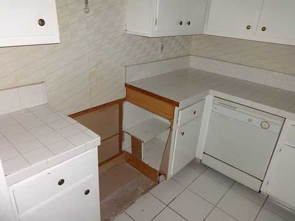 5th image of 12500 NE 15th Ave APT 616