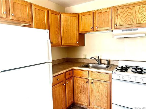 4th image of 60 Church St APT 1
