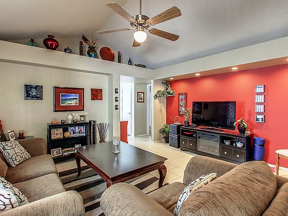 5th image of 1521 E Heather Ave