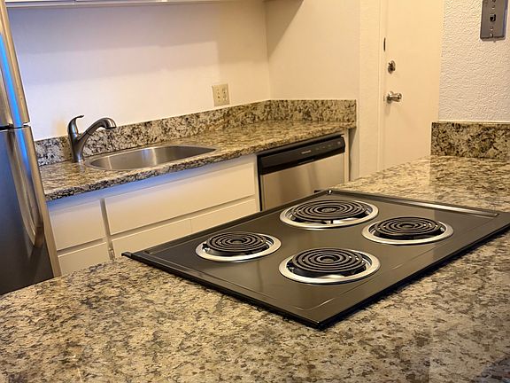3rd image of 2450 Lymbery St APT 221