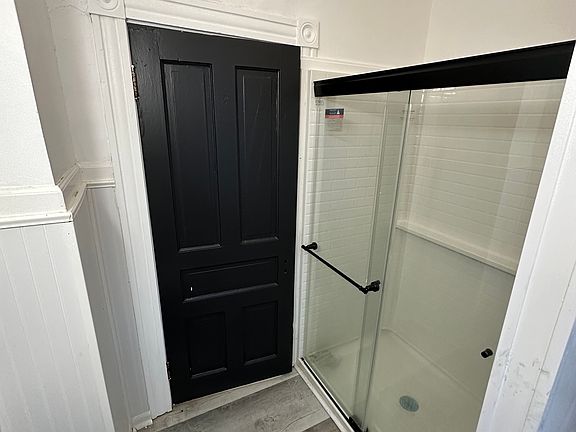 5th image of 354 1/2 Lamont Pl