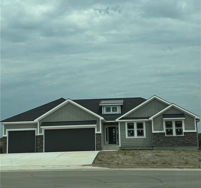 1st image of 2351 Foxtail Dr
