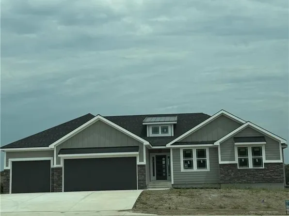 2351 Foxtail Dr, Kearney, MO 64060
