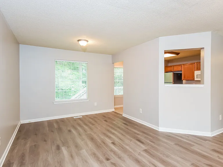 221 Martins Ct — Photo 7