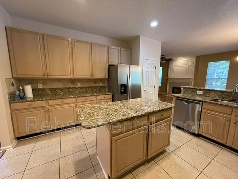 8907 Hampton Landing Dr E — Photo 10