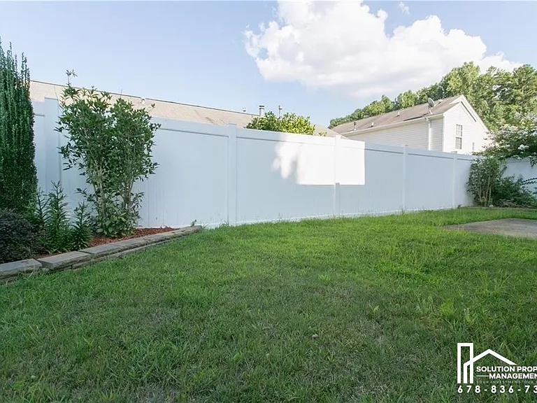 709 Bedford Ct — Photo 21
