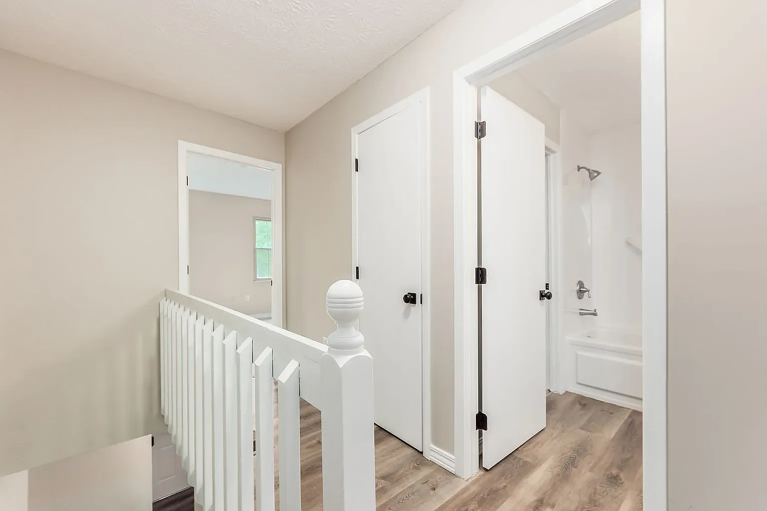 2 bed, 1280 sqft, $1,799 — Photo 4