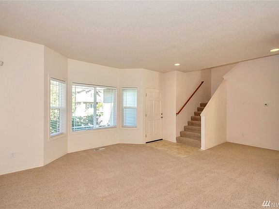 3rd image of 3624 Bacall St NE