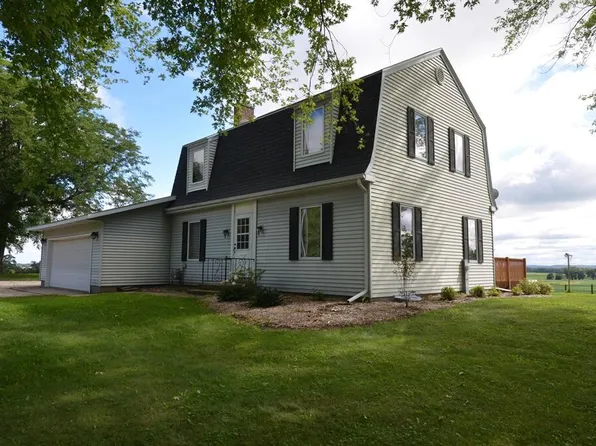 455 Howard ROAD, Whitewater, WI 53190