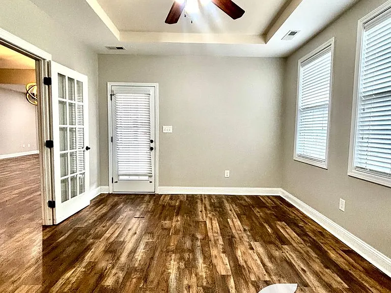 239 Fountain Grove Dr — Photo 6