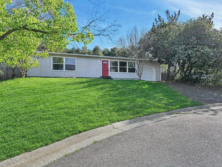 37 Westwood Way — Photo 2