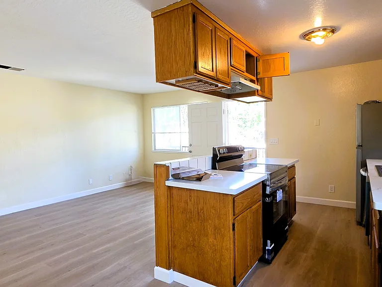 779 Warring Dr #4 — Photo 4