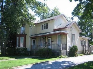 933 E Joliet St, Crown Point, IN 46307