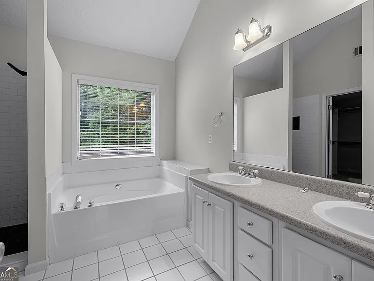 245 Sturgess Run — Photo 16