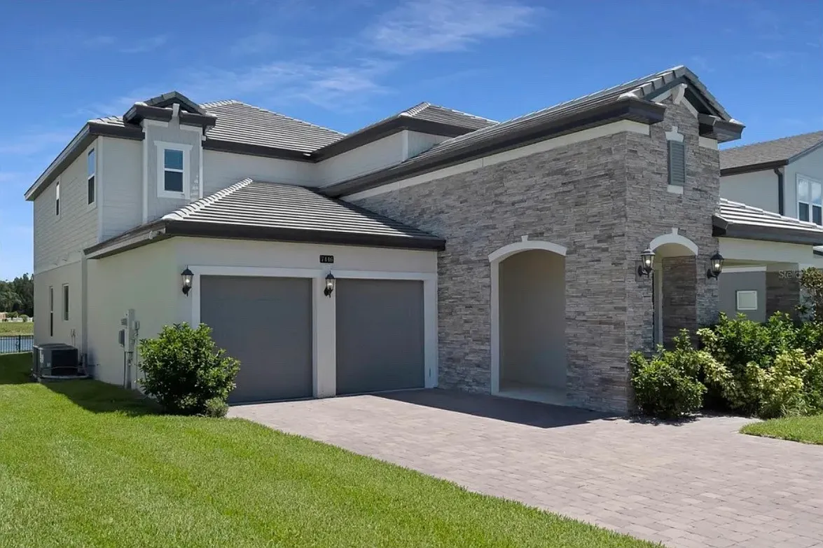 5 bed, 3717 sqft, $5,750 — Photo 3