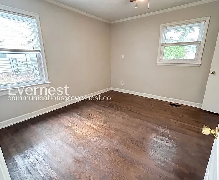 2714 Stratford Dr — Photo 8