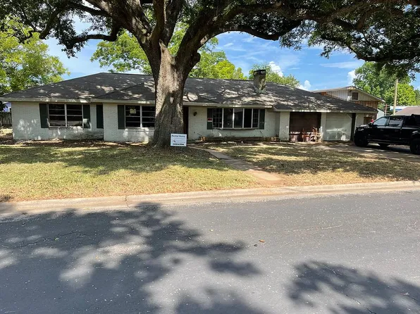 1610 Texas St, Liberty, TX 77575