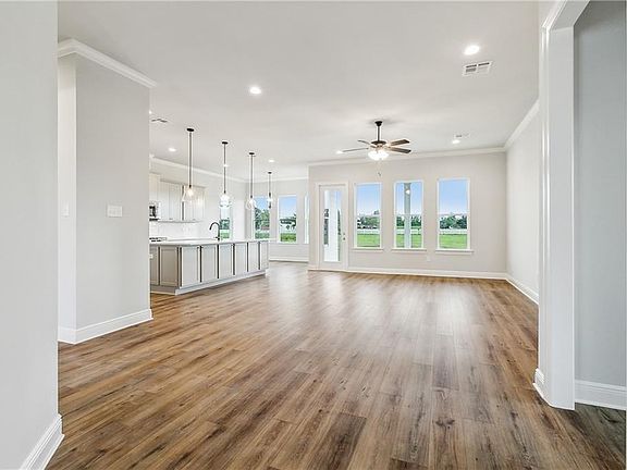 3rd image of 22 W Priscilla Ln