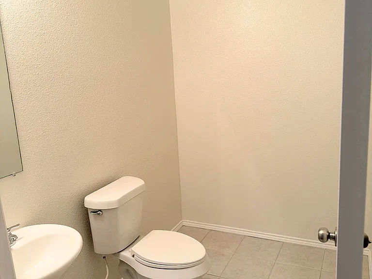 Half bath, 1st floor