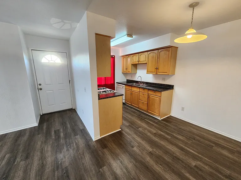 710 Magnolia Ave #4 — Photo 8