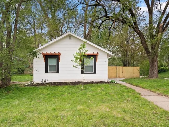 15015 E Truman Rd, Independence, MO 64050