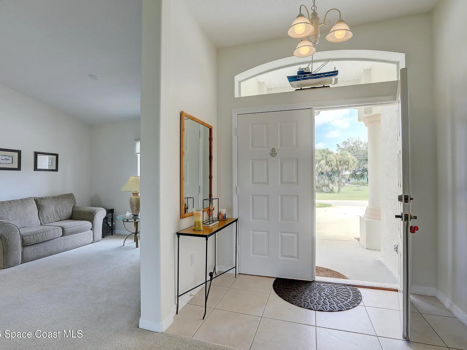 3 bed, 2.0 bath, 1972 sqft, $3,000 — Photo 4