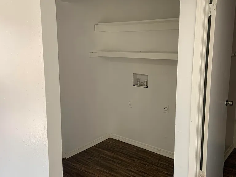 1225 Parkwood Ct #1225 — Photo 8
