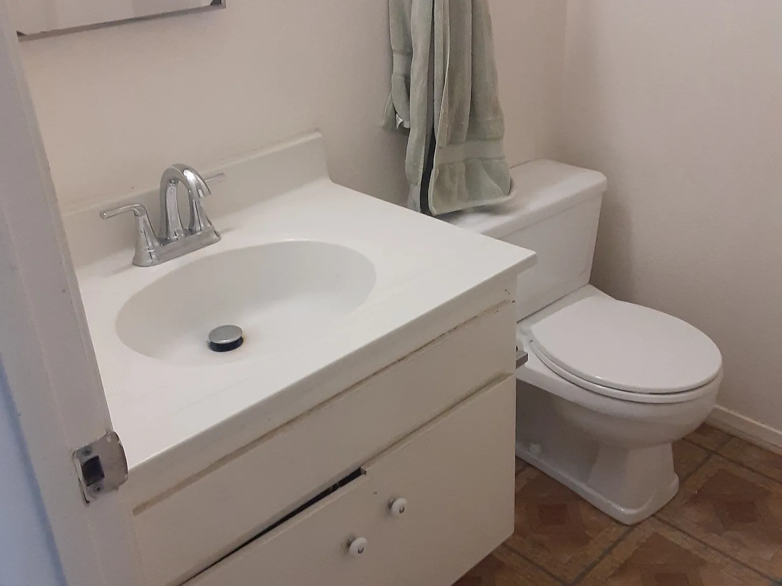3 bed, 1170 sqft, $3,900 — Photo 4