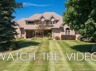 5566 Creekview Dr, Ann Arbor, MI