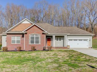 164 Zoe Cir, Jacksboro, TN 37757