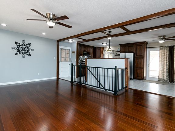 3rd image of 1312 Wreath Ave