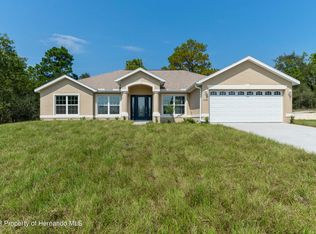 8433 Nightingale Rd, Weeki Wachee, FL 34613