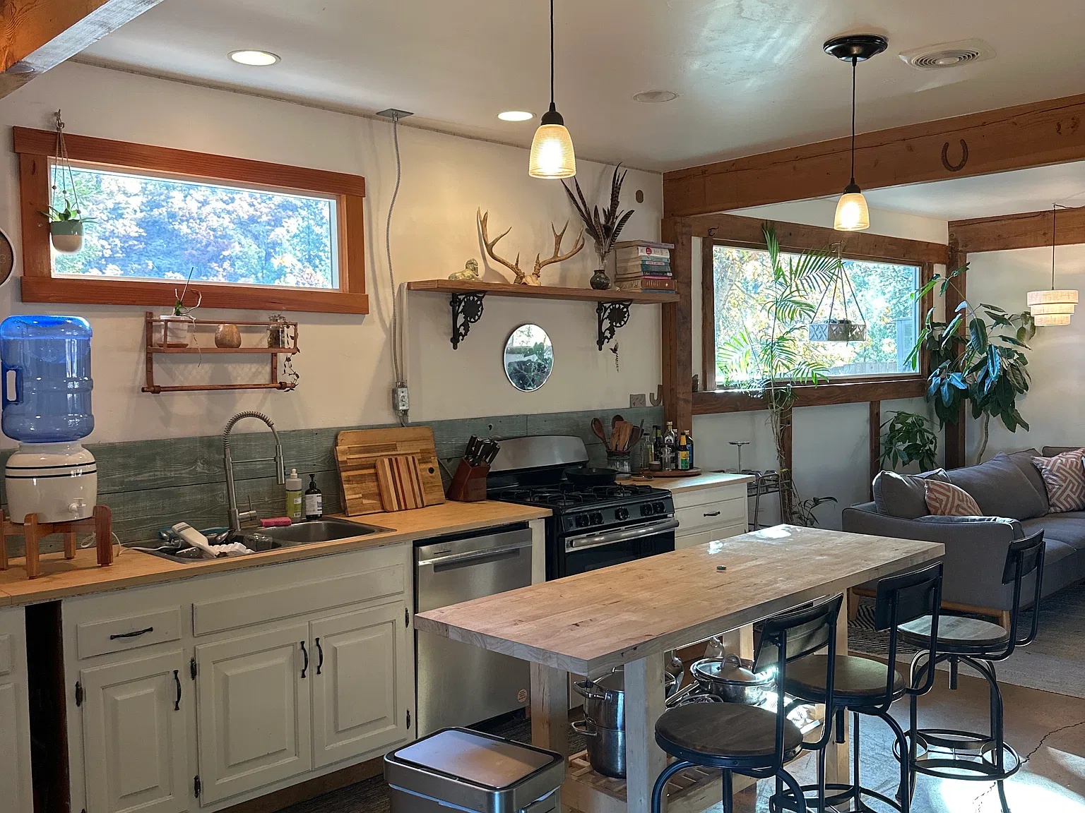 Tolman Creek Rd, Ashland — Photo 2