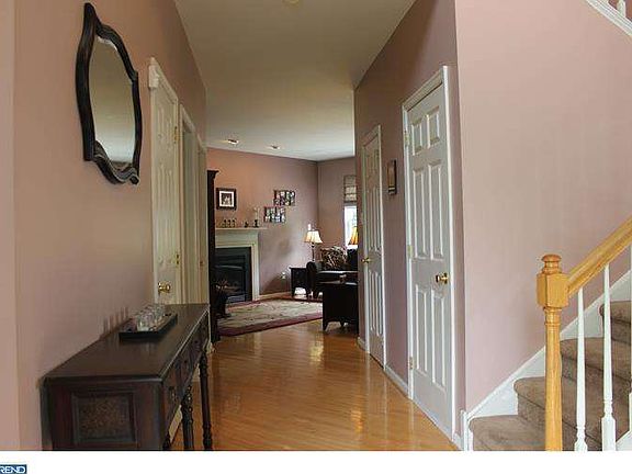 4th image of 319 McFarland Dr