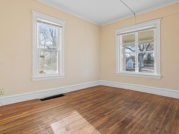 4th image of 2222 Girard Ave N #1