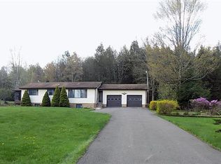 412 Ledgedale Rd, Lake Ariel, PA 18436