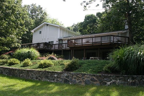 Extensive landscaping