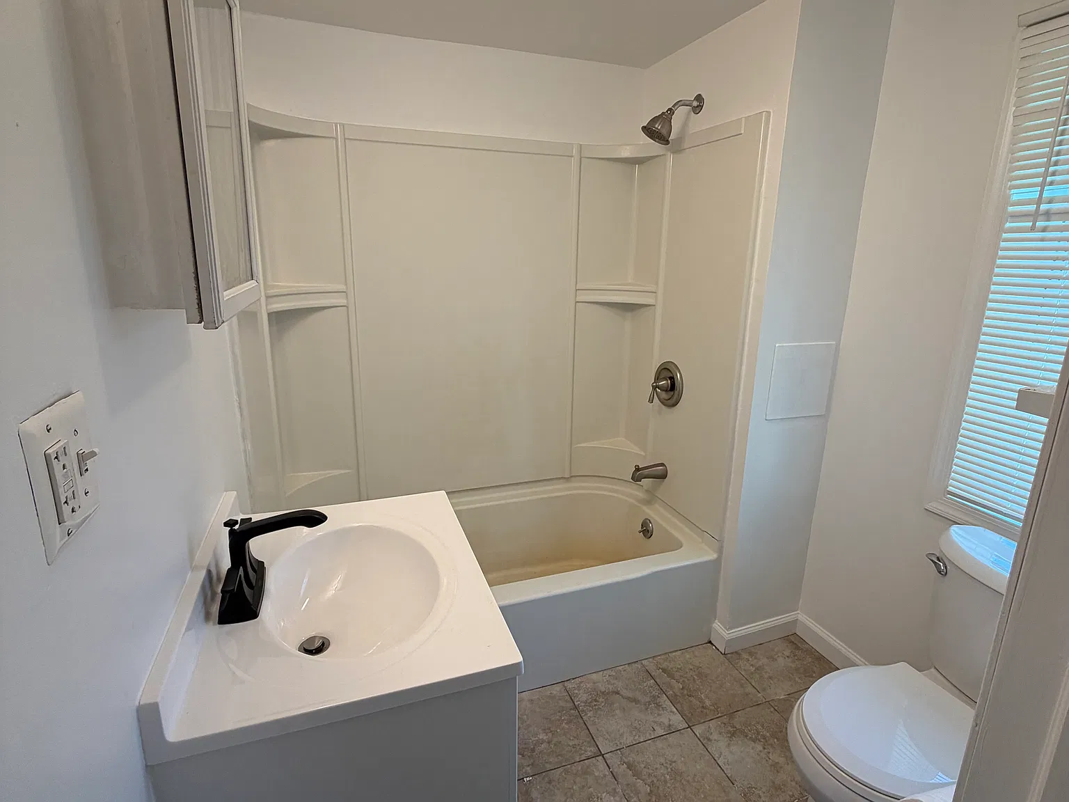 1061 Front St — Photo 4