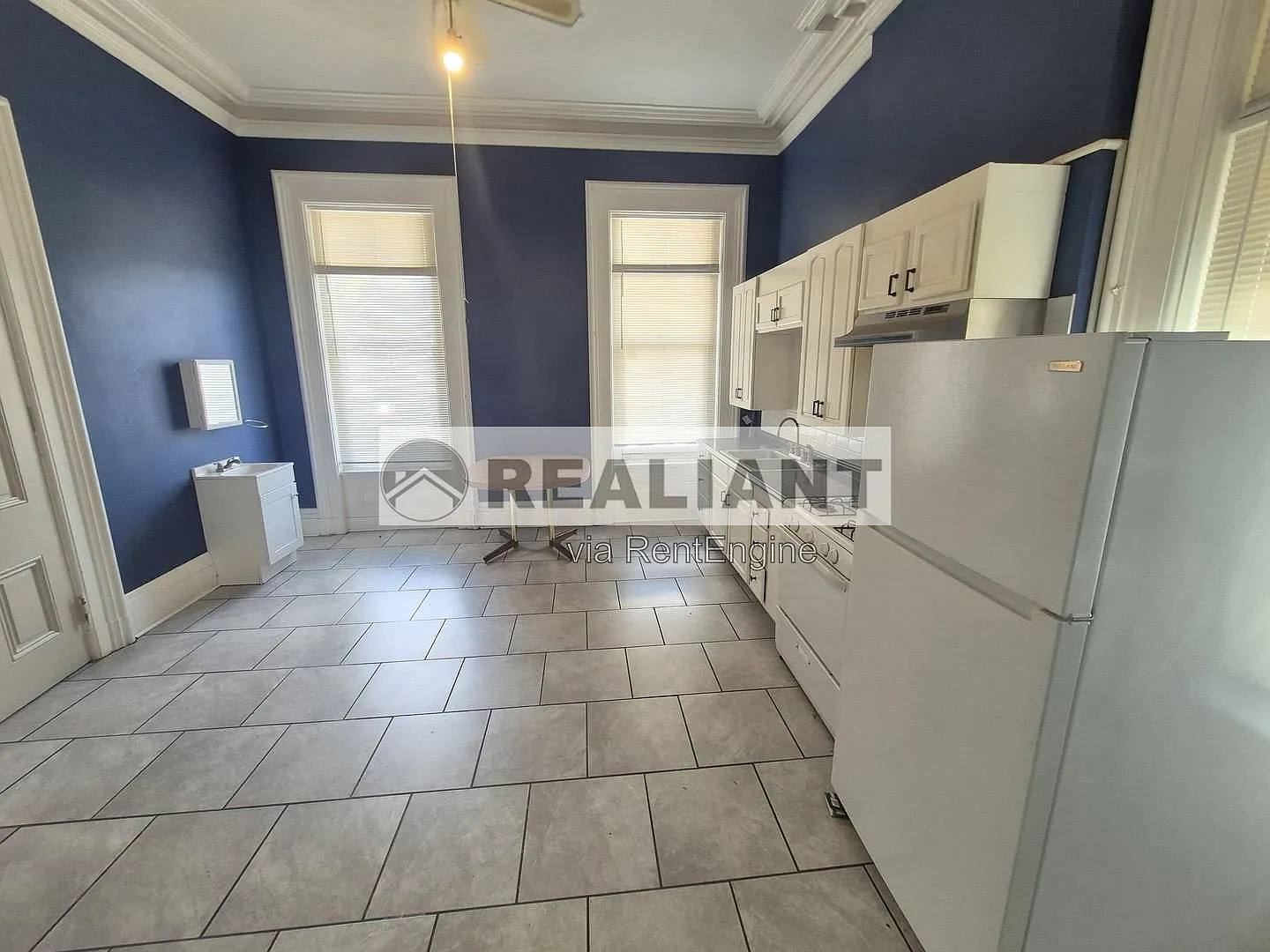 Studio, 1.0 bath, $945 — Photo 4