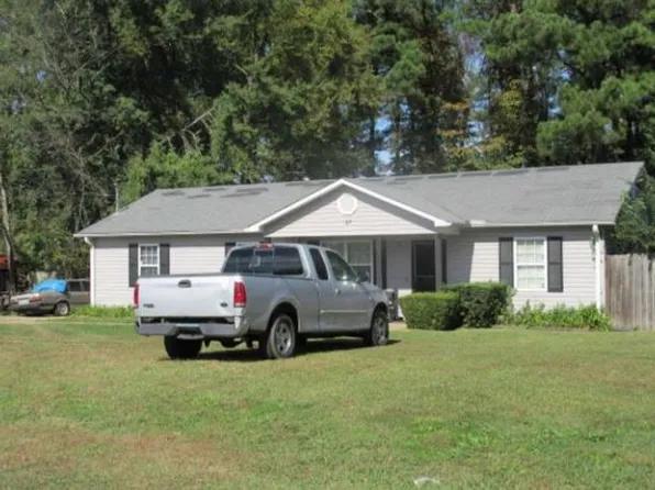 27 Sherwood Ln, Jackson, TN 38305