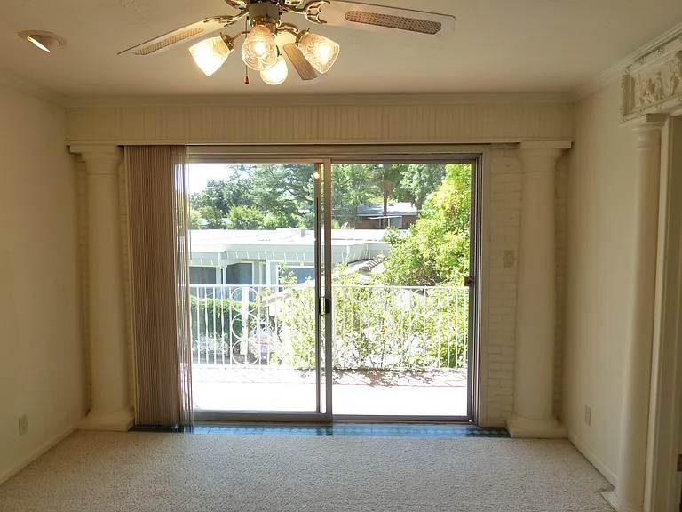 6016 S Land Park Dr — Photo 8